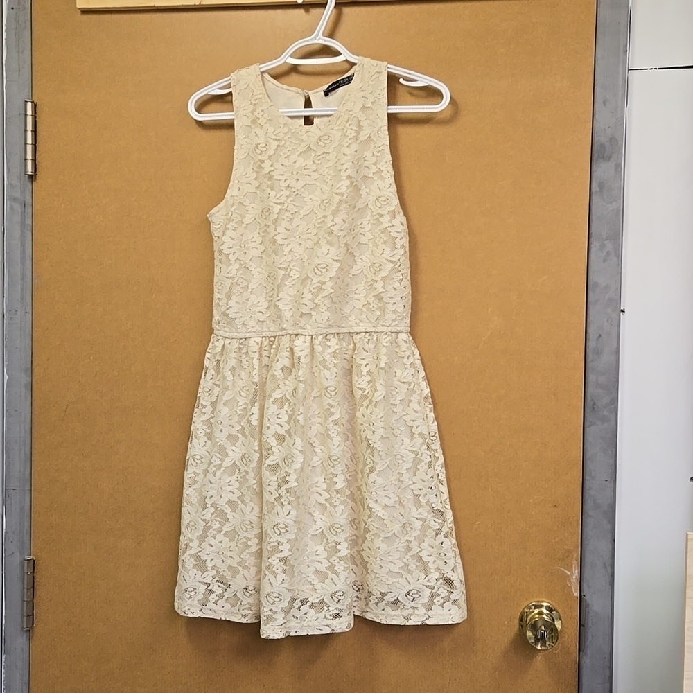 Atmosphere Size UK 6 Beige Floral Lacy Sleeveless Mini Dress